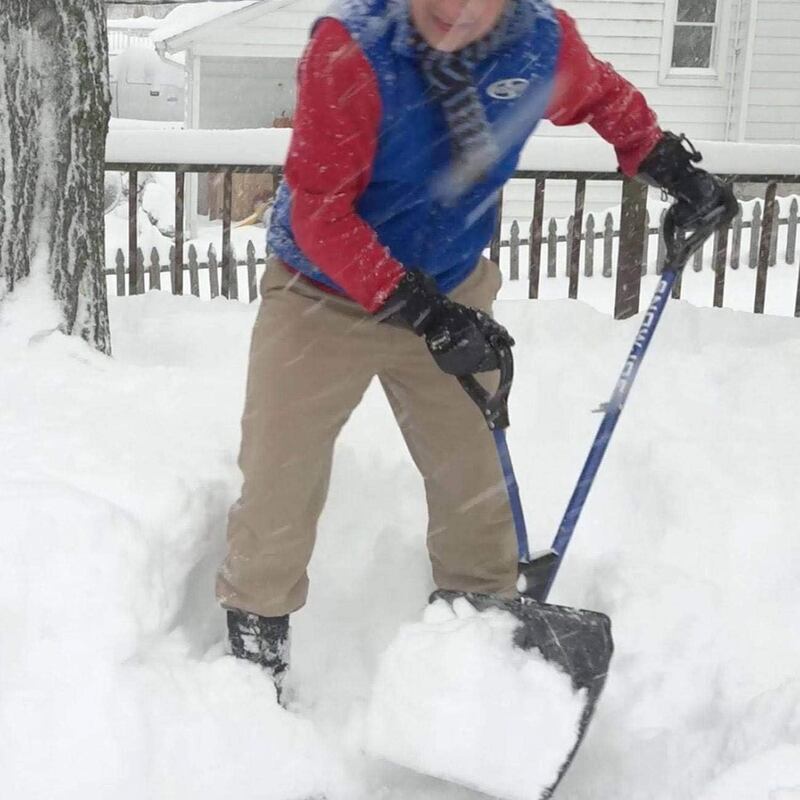 How to Choose a Snow Shovel