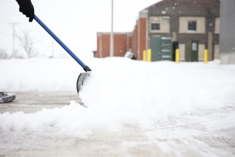 How to Choose a Snow Shovel